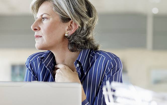 Photo femme chemise rayée